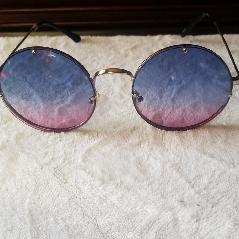 New beautiful two tone sun glasses - Picture 1 of 4